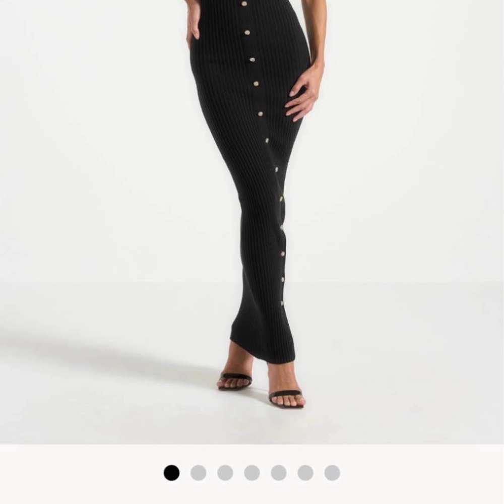 Black Ribbed Button-Front V-Neck Maxi Dress - Picture 5 of 8